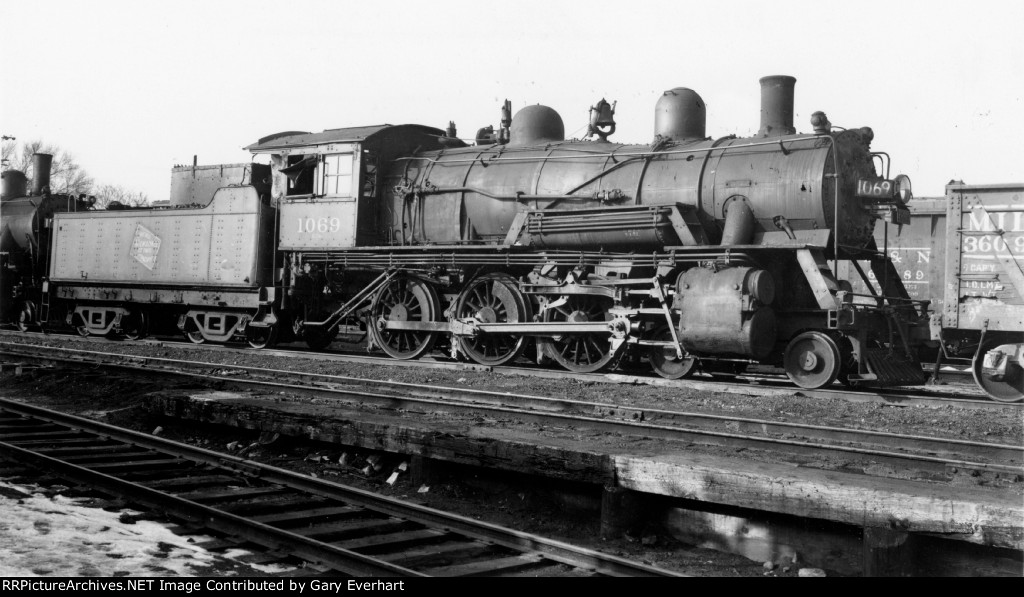 MILW 4-6-0 #1069 - MIlwaukee Road